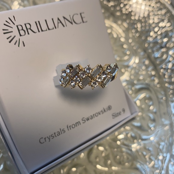 New in box Swarovski Crystal multi stone ring - Picture 4 of 9